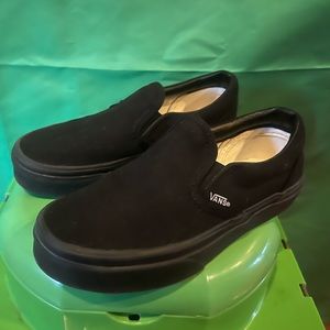 NWOB all black classic Vans slip on size 13c